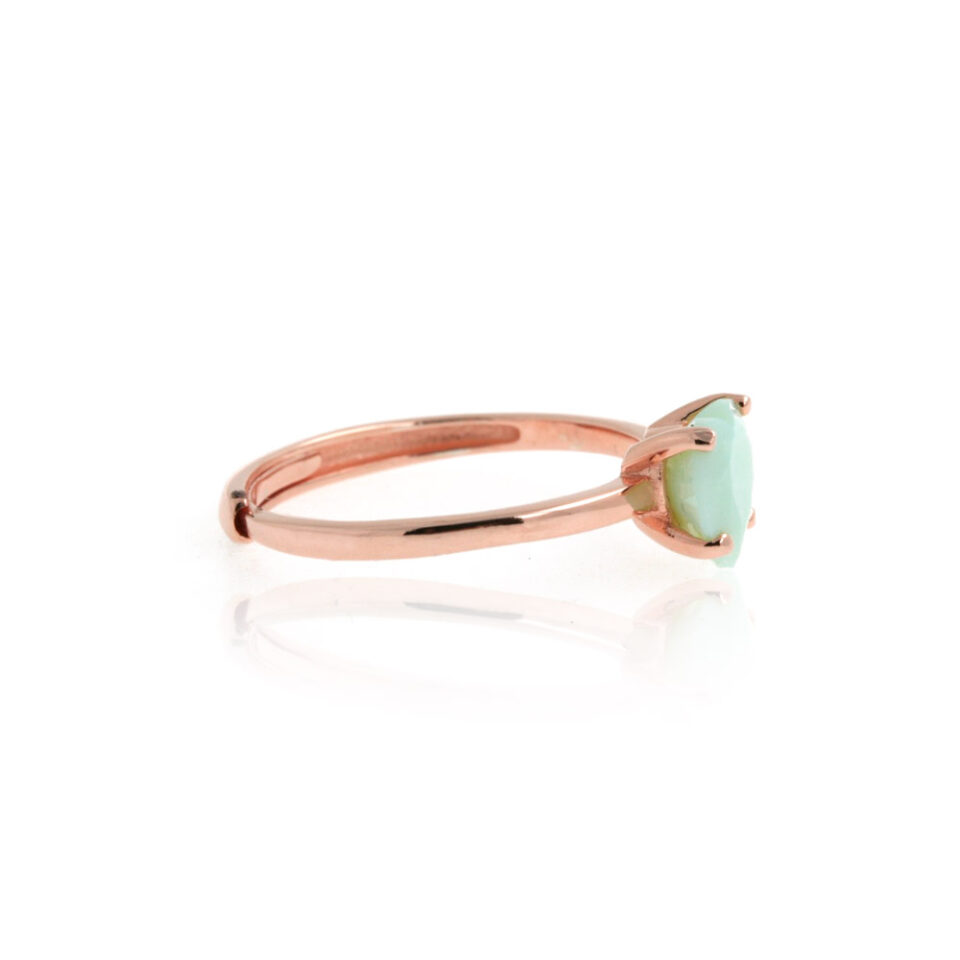 anello a forma di cuore in argento rosato con pietre verde acqua